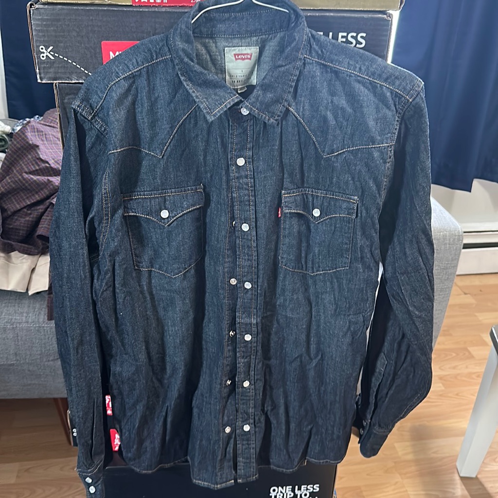 Brand New Long Sleeve Shirt Large Levis